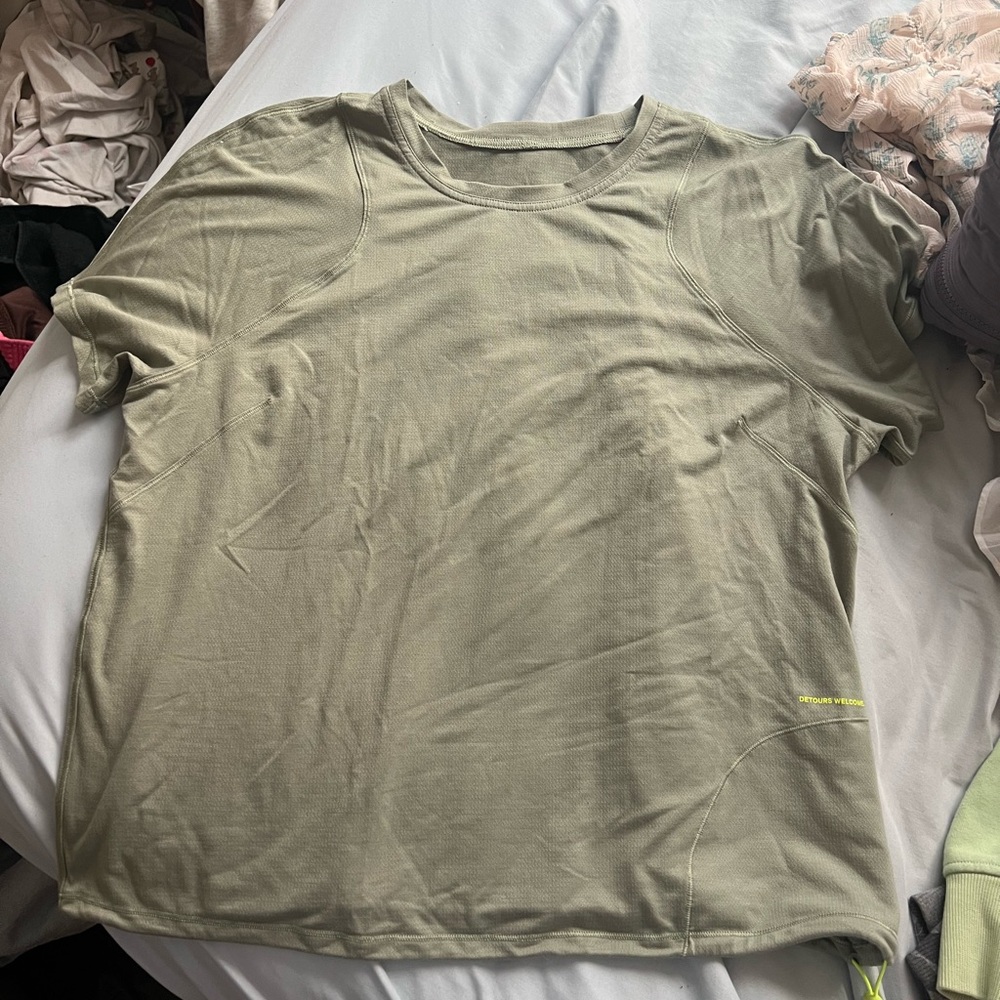 Lululemon Tshirt